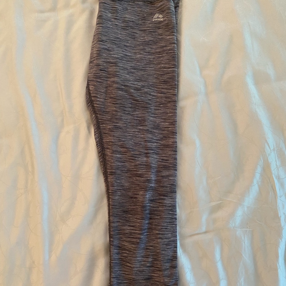 Gray Capri leggings, size 4/6